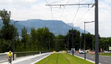 grenoble-tranvia-lineaE-00-590x260.jpg